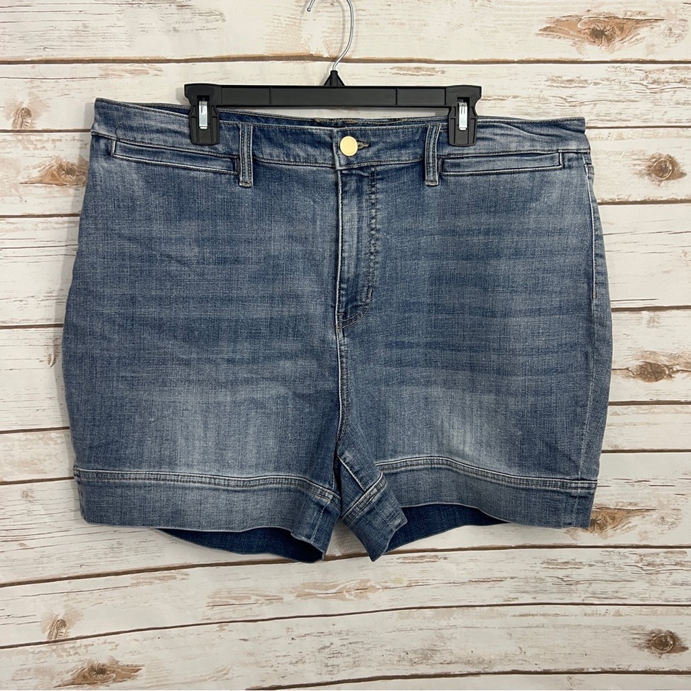 Liverpool Medium Wash Plus Size The Short Denim Jean Shorts